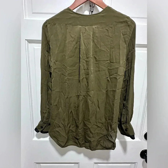 Rag and Bone 100% silk Victor Blouse Dark Olive Size Medium EUC - Picture 4 of 6
